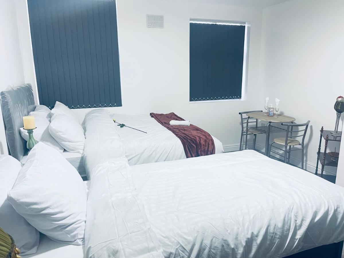 1 Bed Apartment With 2 Beds 1 Double Plus 1 Single 伯明翰 外观 照片