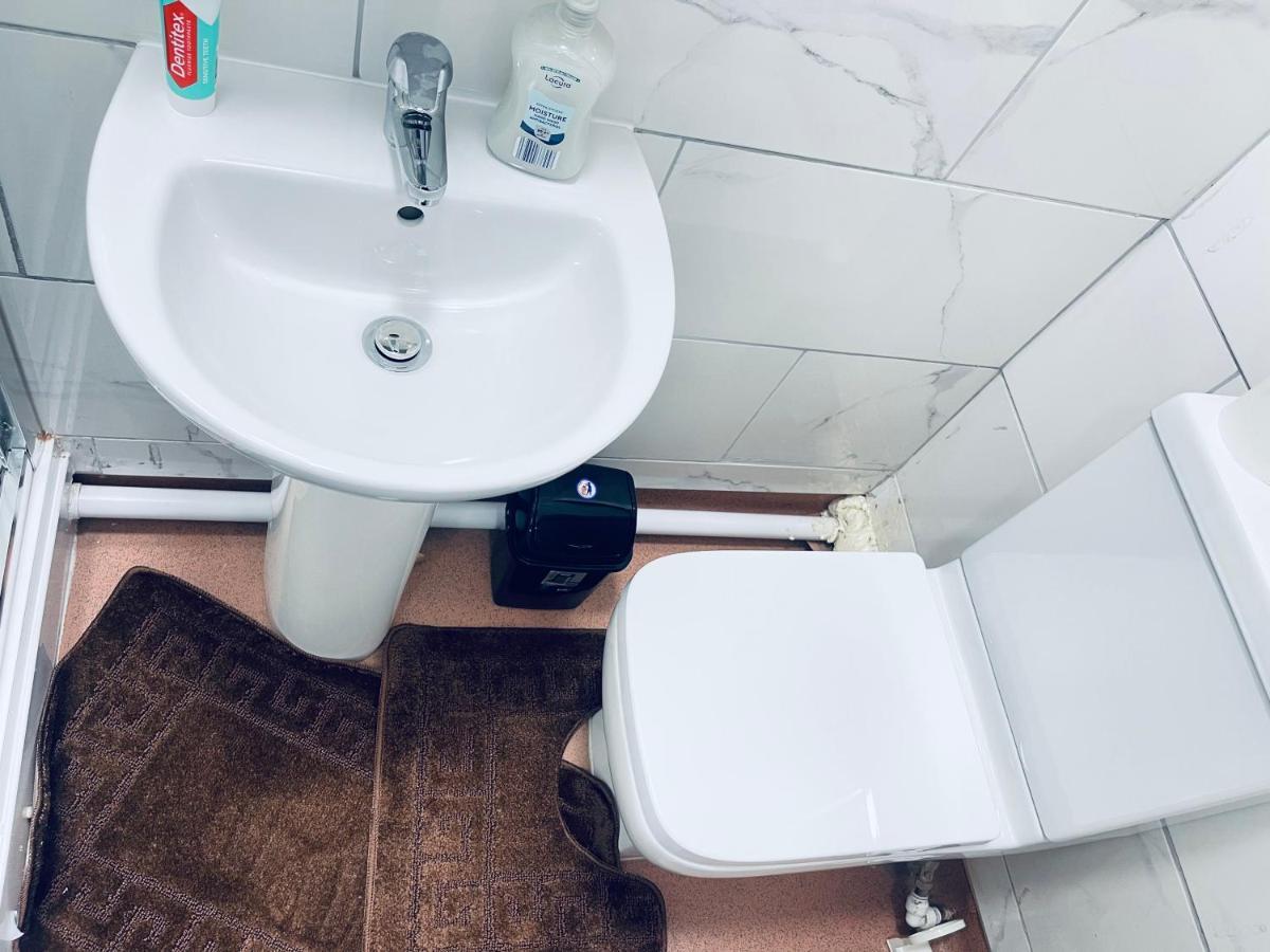 1 Bed Apartment With 2 Beds 1 Double Plus 1 Single 伯明翰 外观 照片