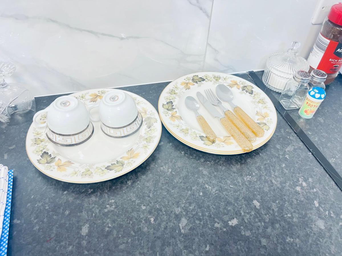 1 Bed Apartment With 2 Beds 1 Double Plus 1 Single 伯明翰 外观 照片